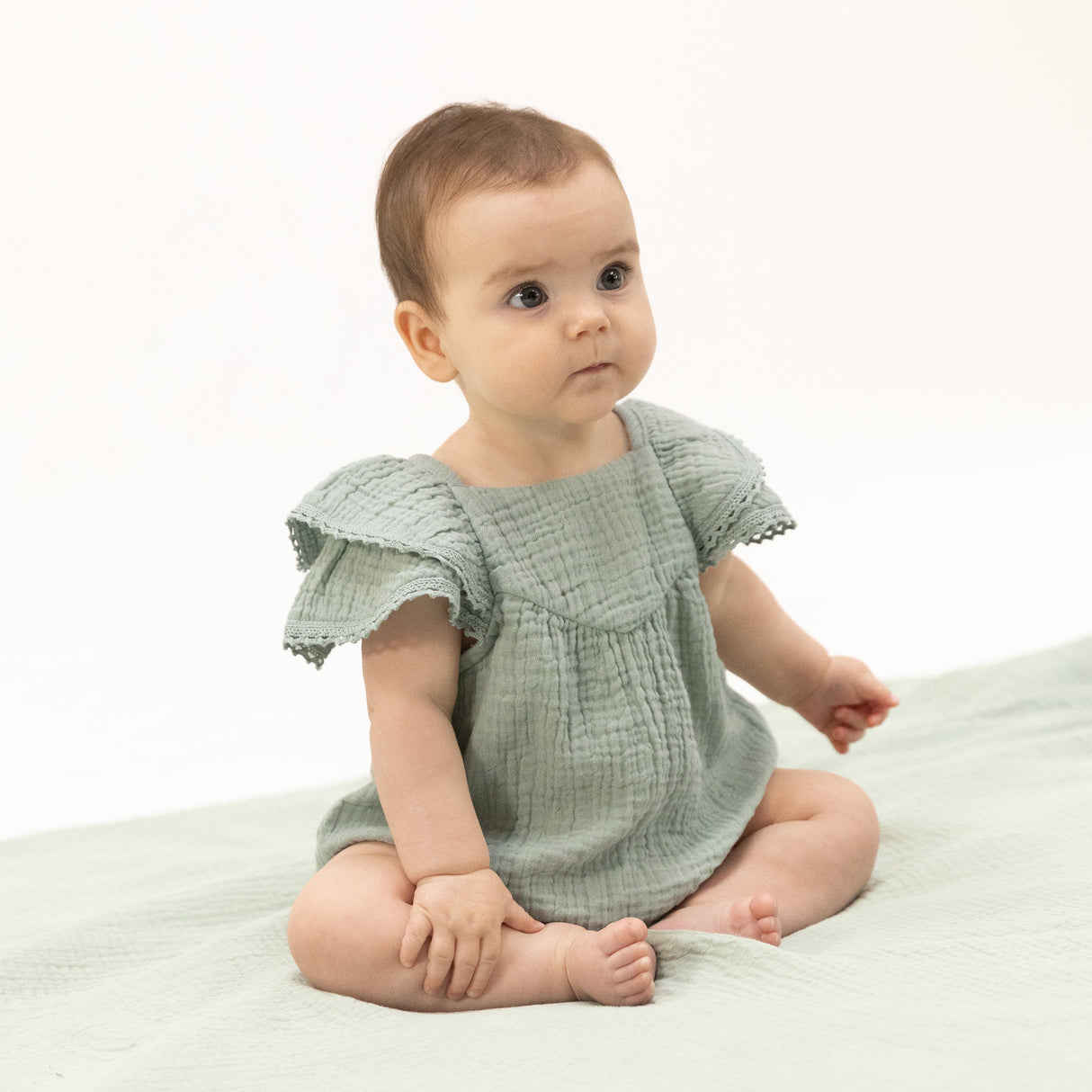 Solid Muslin Jadeite - V-Neck Bubble