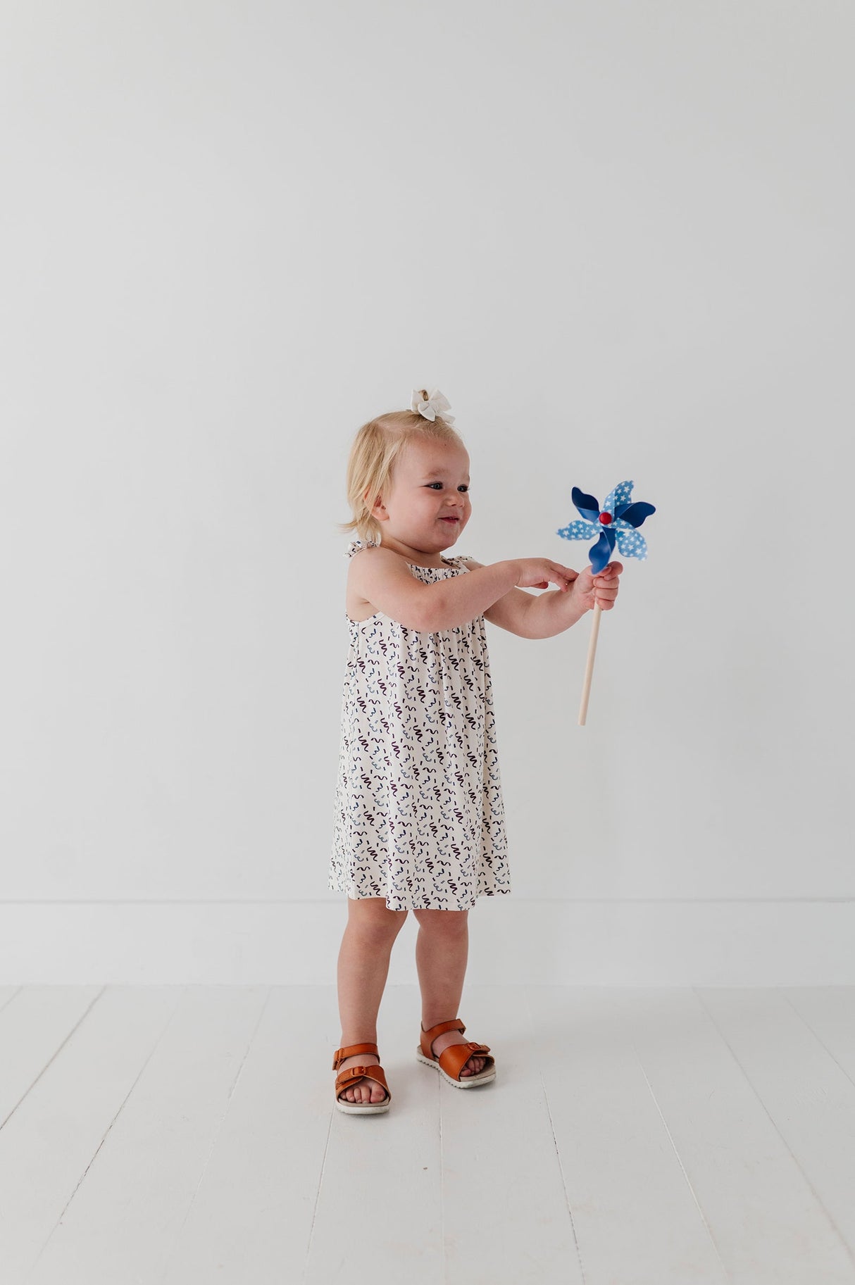 Girl's Smocked Dress - HoneyBug 