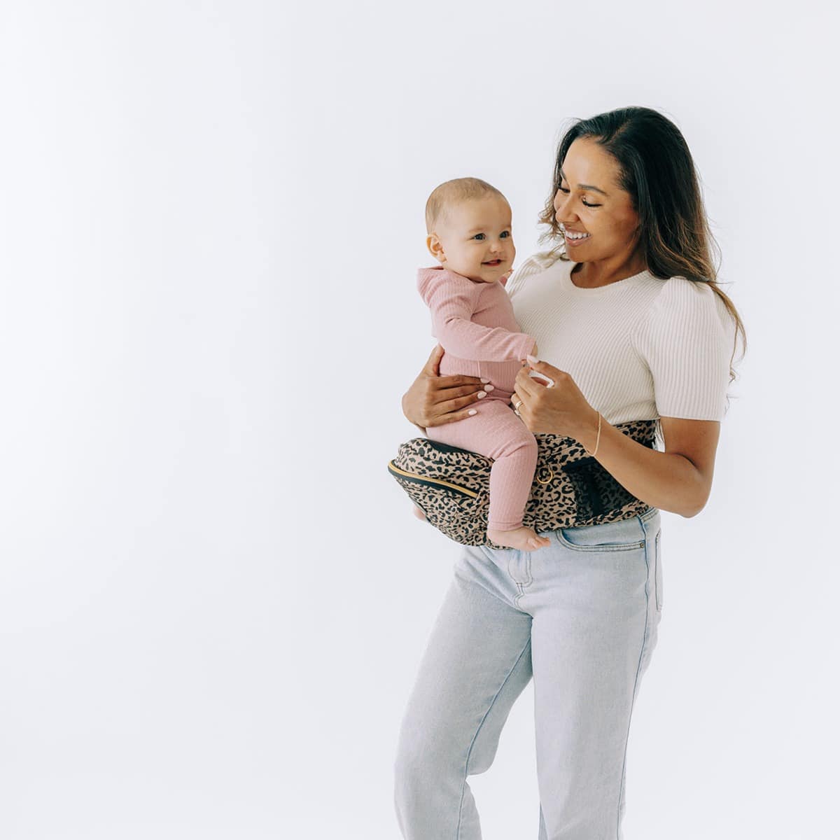 The Tushbaby Hip Carrier - HoneyBug 