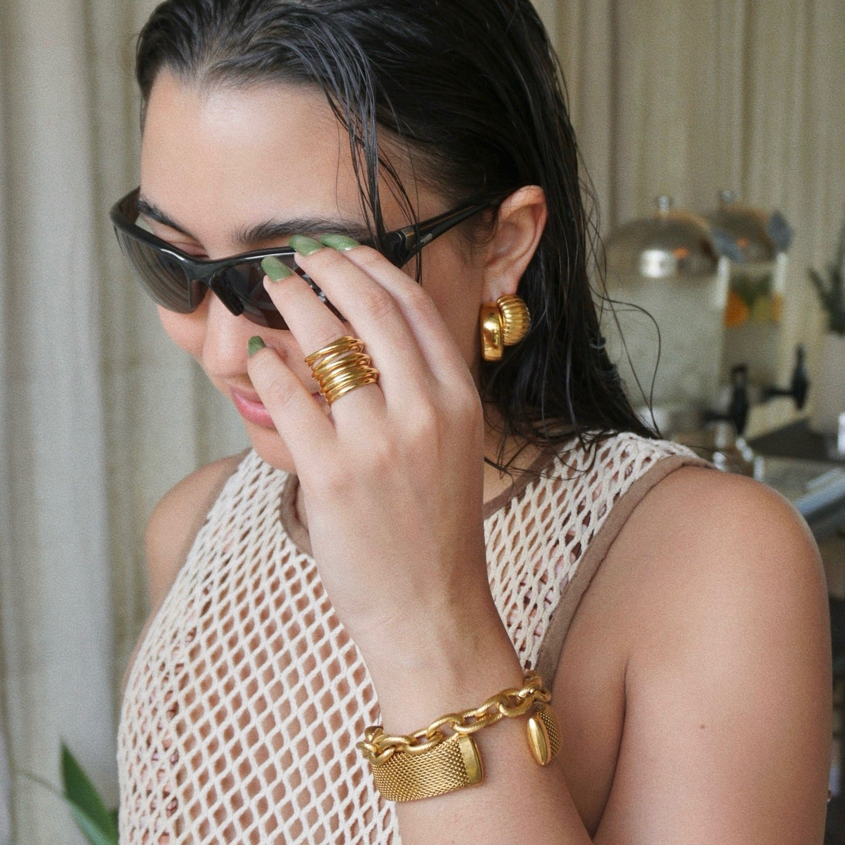 Cosa Medium Hoop Earring - HoneyBug 