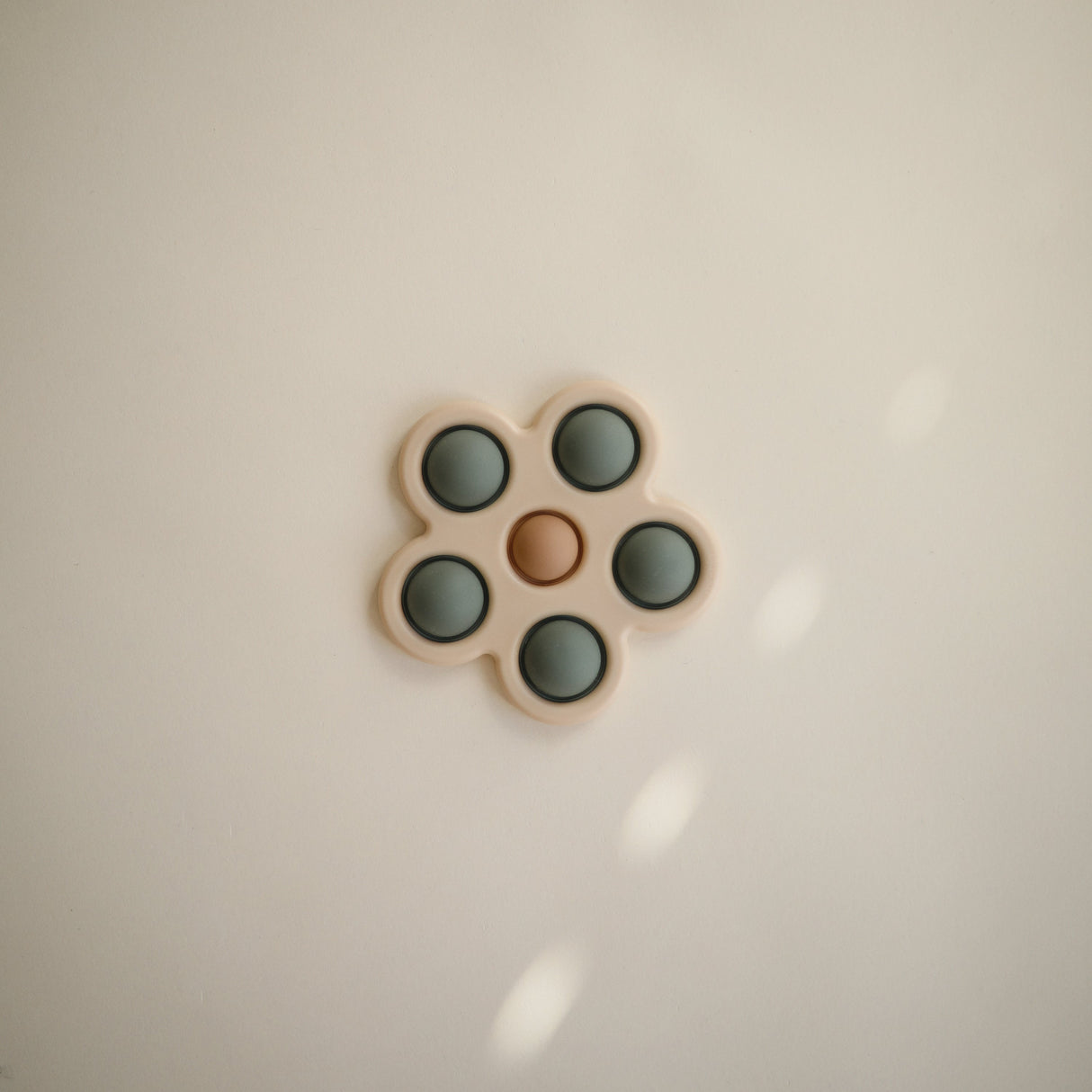 Flower Press Toy - Dried Thyme/Natural/Shifting Sand - HoneyBug 