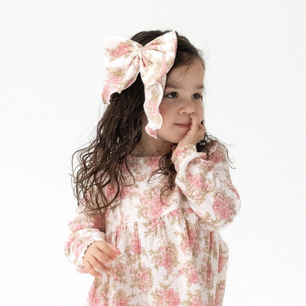 Bow with Tails Clip In - HoneyBug 