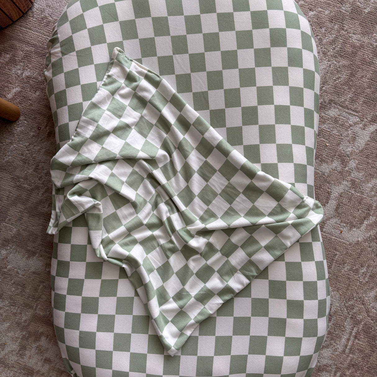 Leaf Green Checkered Baby Lounger Cover