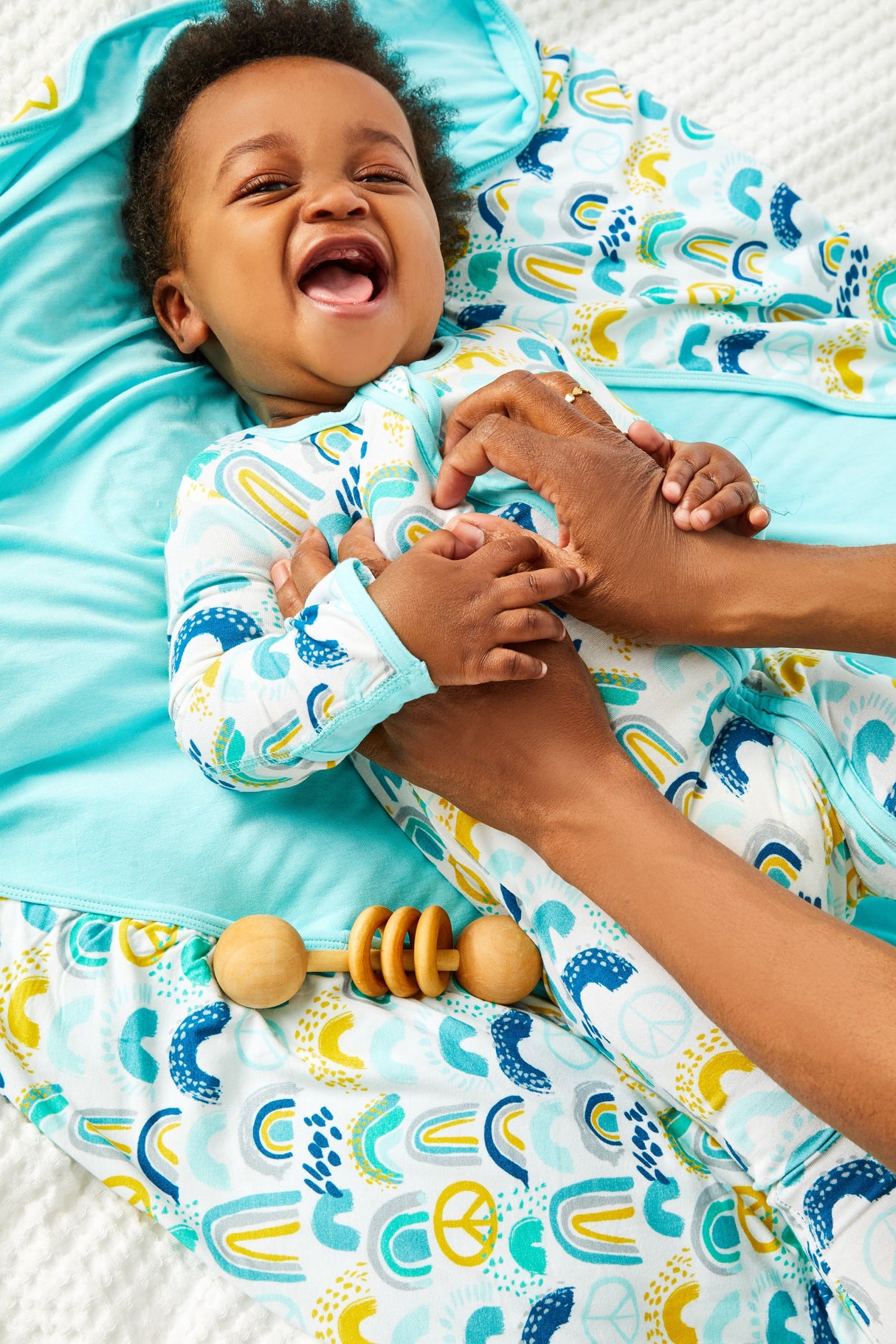 Stretchy Oversized Blanket - Rainbows Blue - HoneyBug 