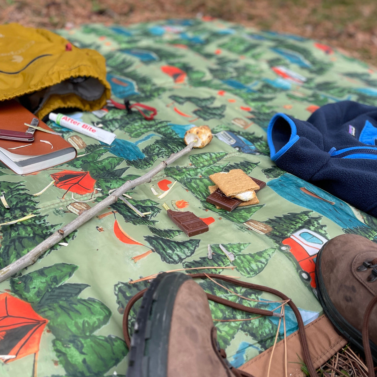 Outdoor Blanket - Camp - HoneyBug 