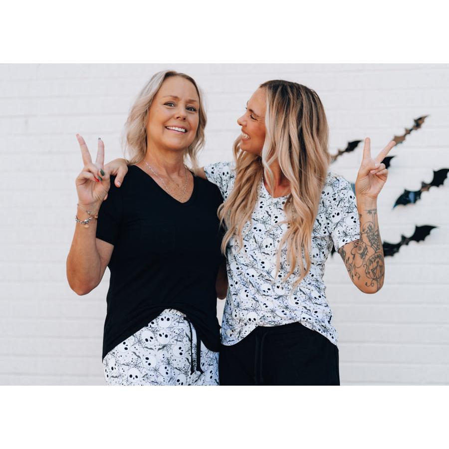 MAMA V-NECK- Midnight - HoneyBug 