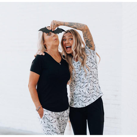 MAMA V-NECK- Midnight - HoneyBug 