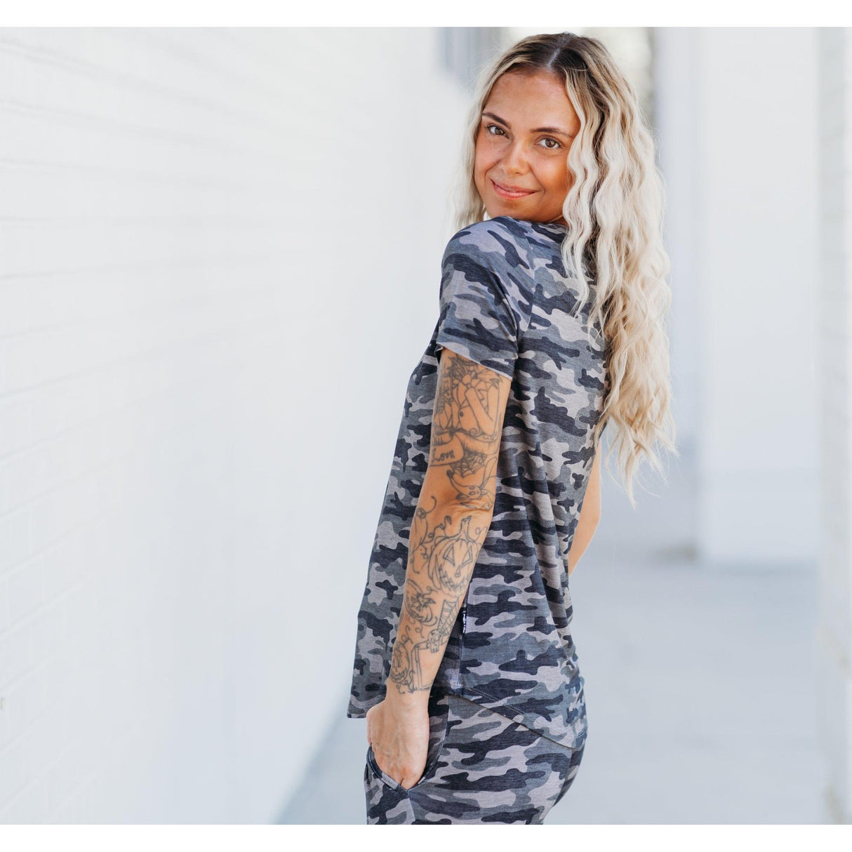 MAMA V-NECK- Chris Camo - HoneyBug 