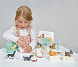 Waggy Tails Dog Salon - HoneyBug 