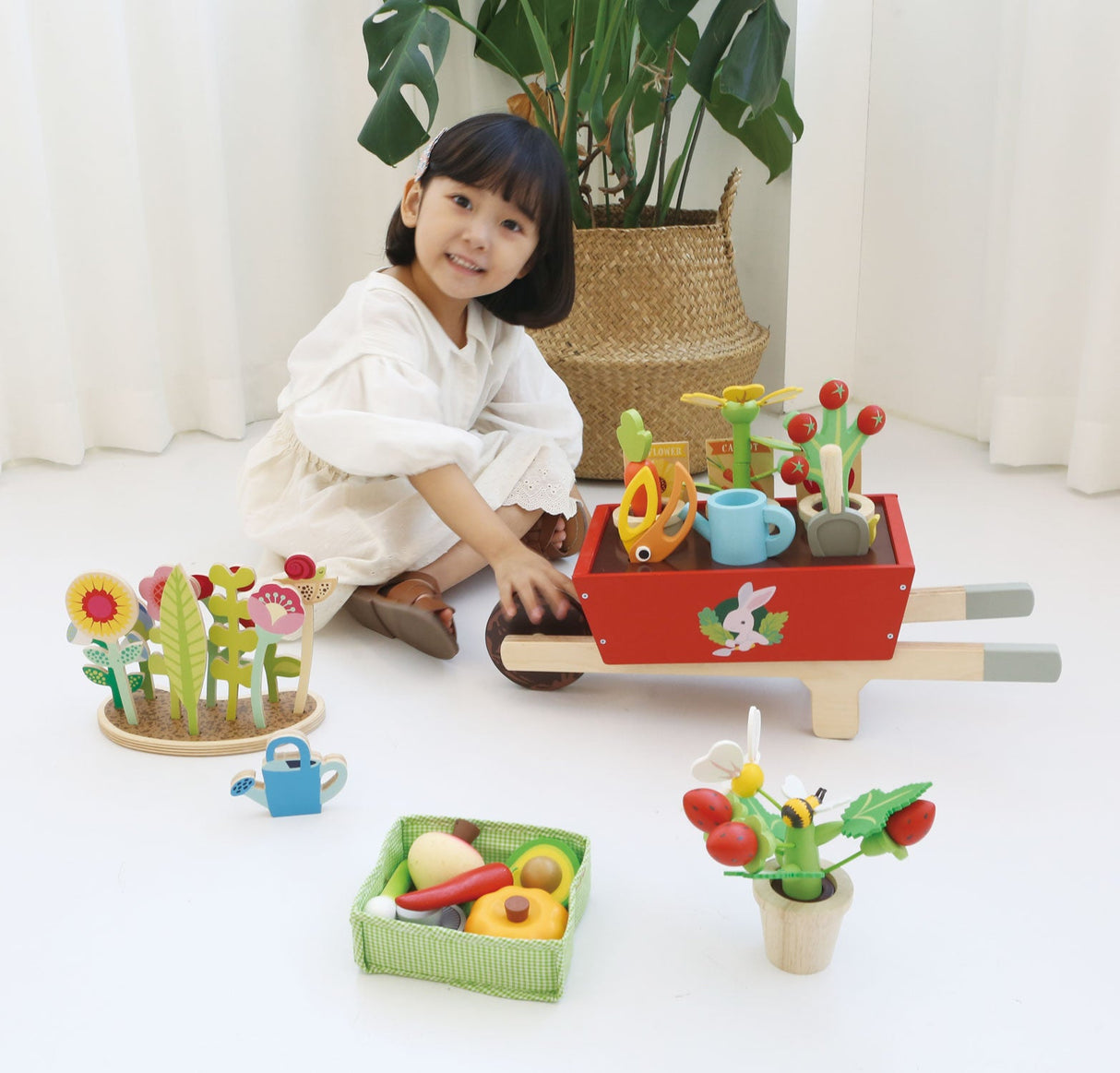Garden Wheelbarrow Set - HoneyBug 