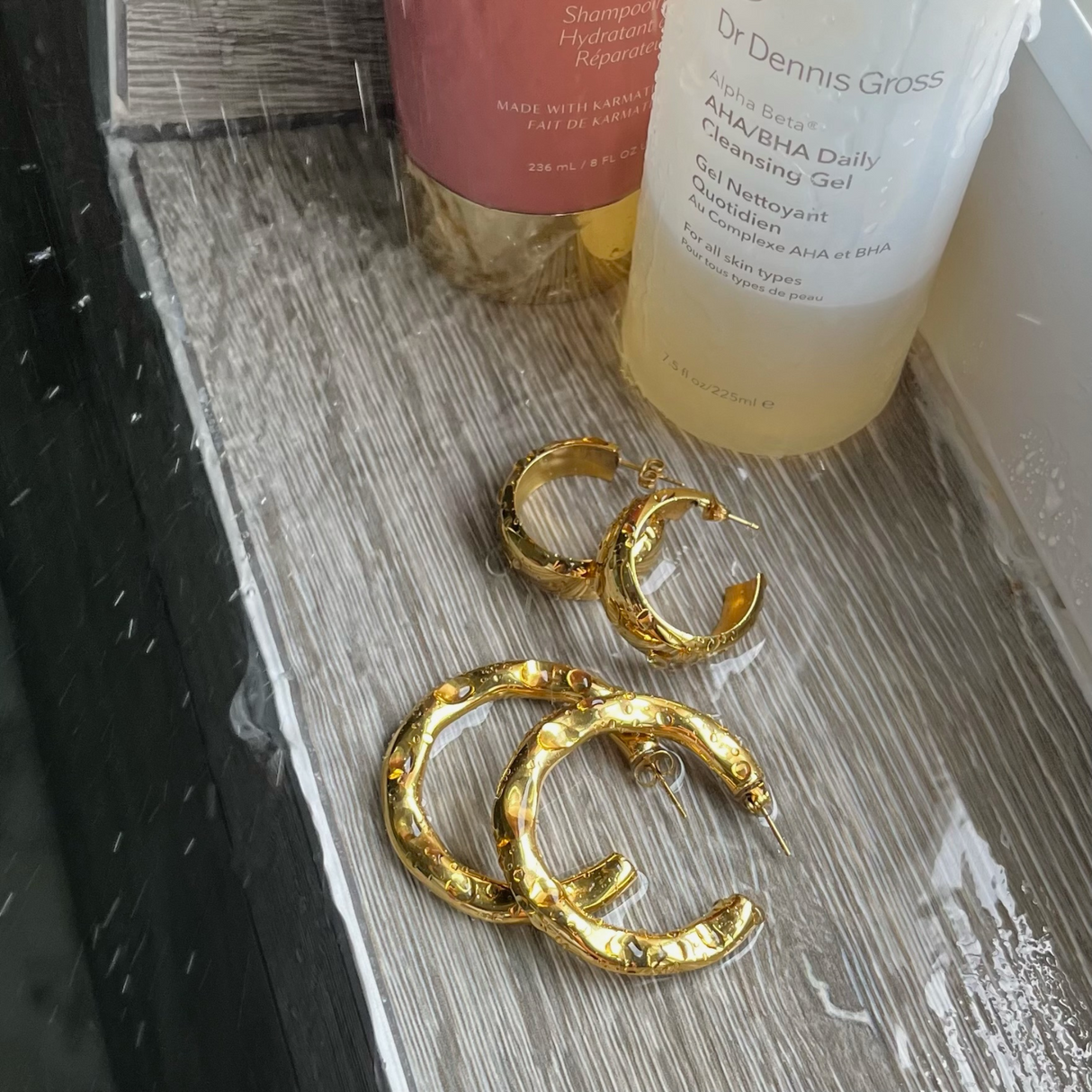 Cosa Medium Hoop Earring - HoneyBug 