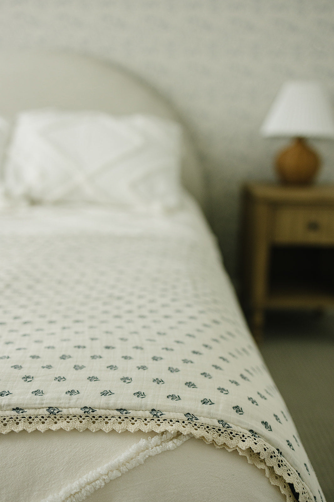 Navy Berry + Cream Berry Lace Twin Muslin Quilt - HoneyBug 