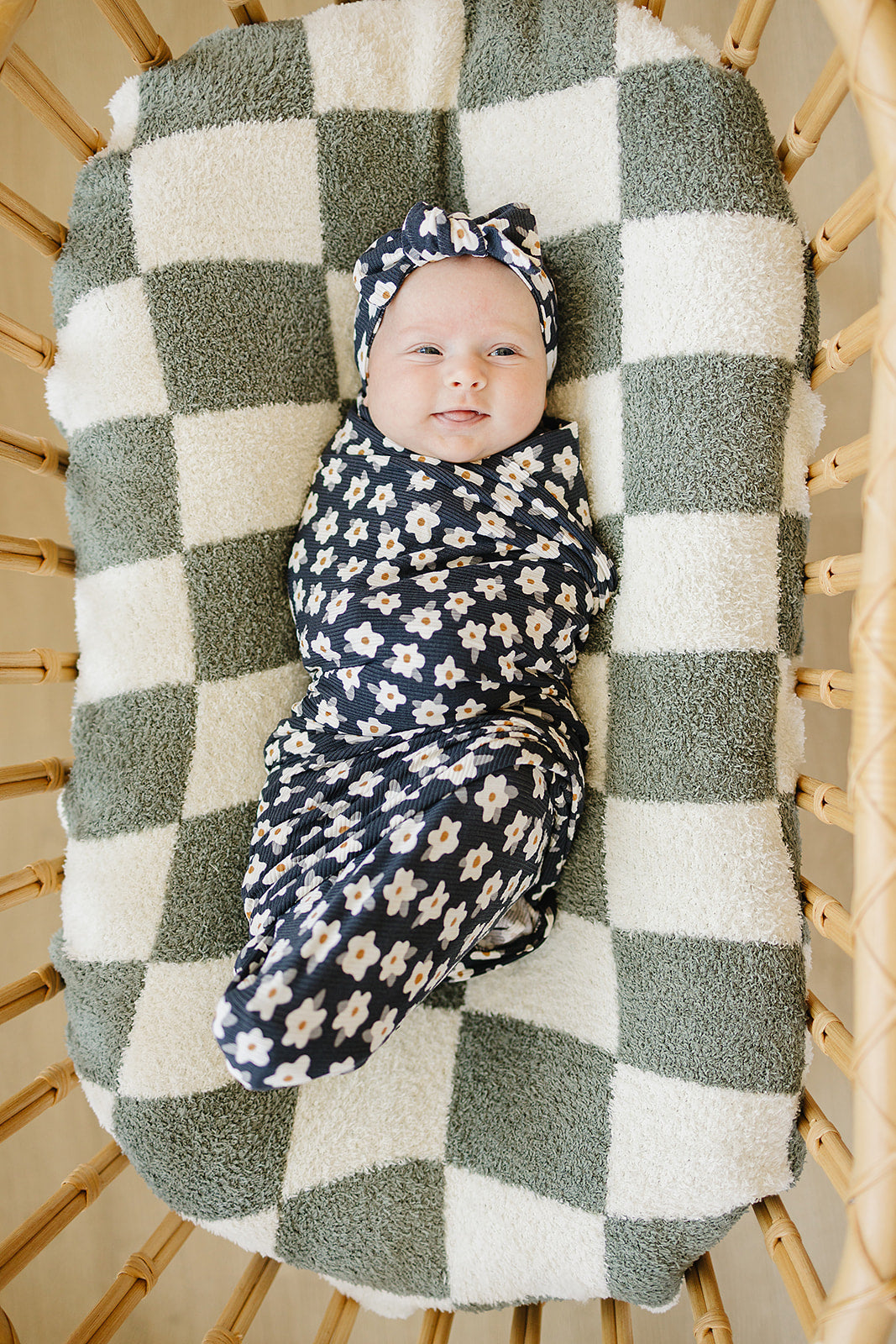 Navy Daisy Ribbed Bamboo Stretch Swaddle - HoneyBug 