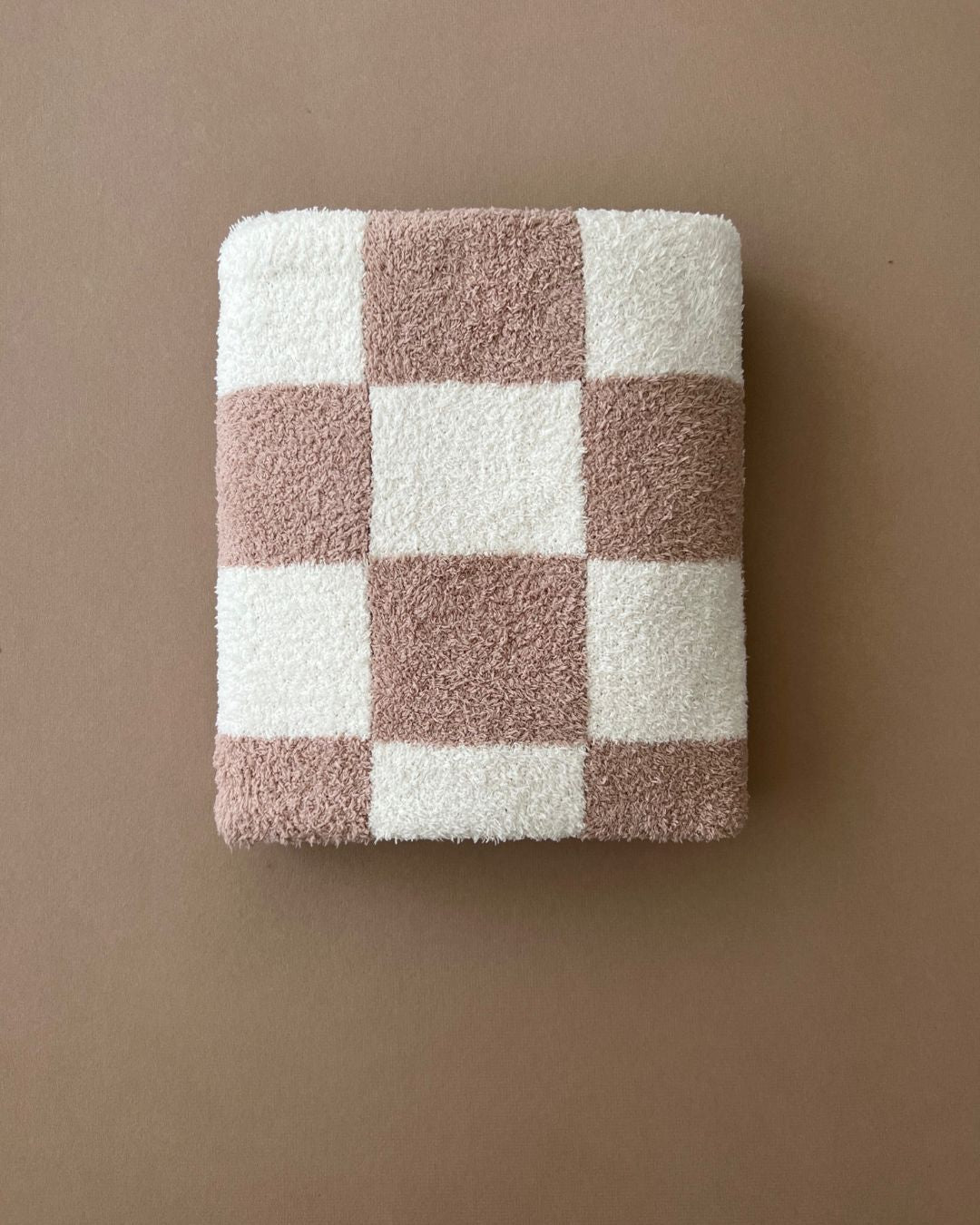 Checkered Plush Blanket | Latte - HoneyBug 