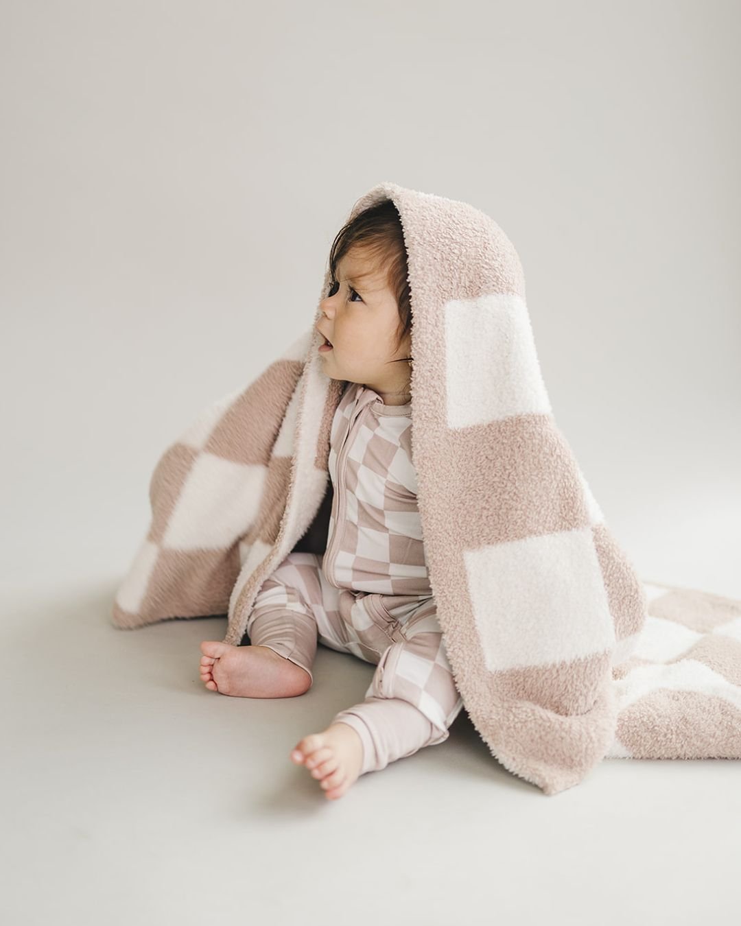 Checkered Plush Blanket | Latte - HoneyBug 