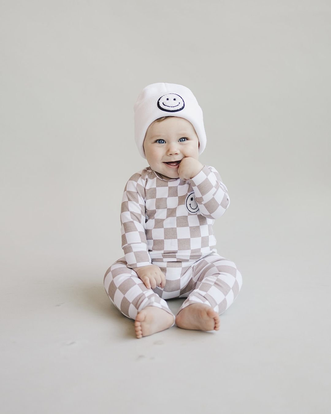 Checkered Smiley Lounge Set | Latte - HoneyBug 