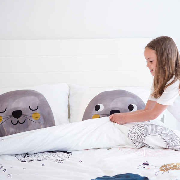 2-pack Seal Standard Size Pillowcases - HoneyBug 